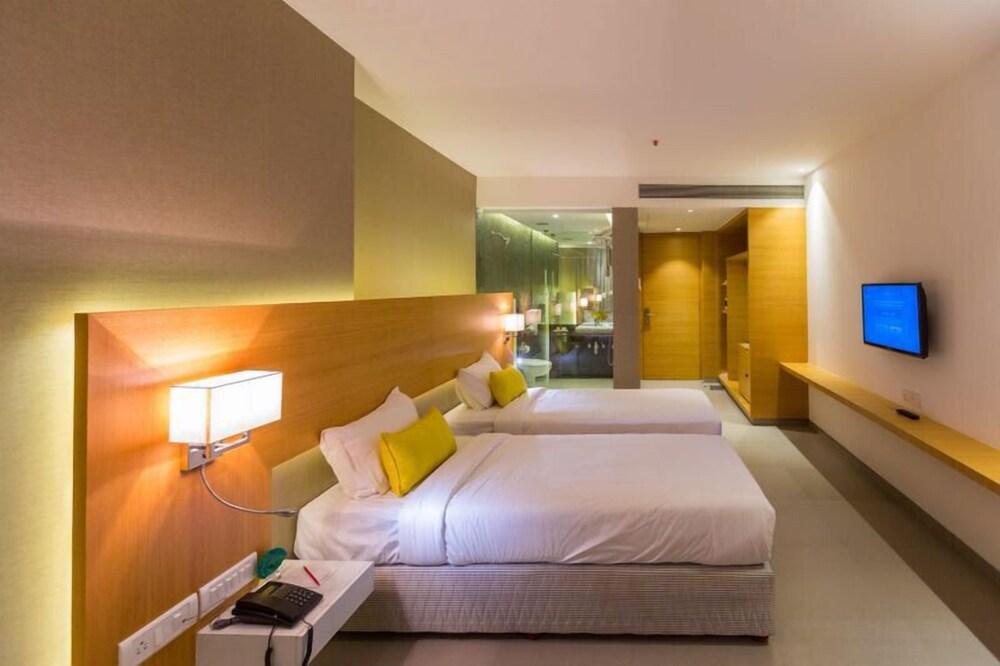 Hotel Satkar Grande - Room