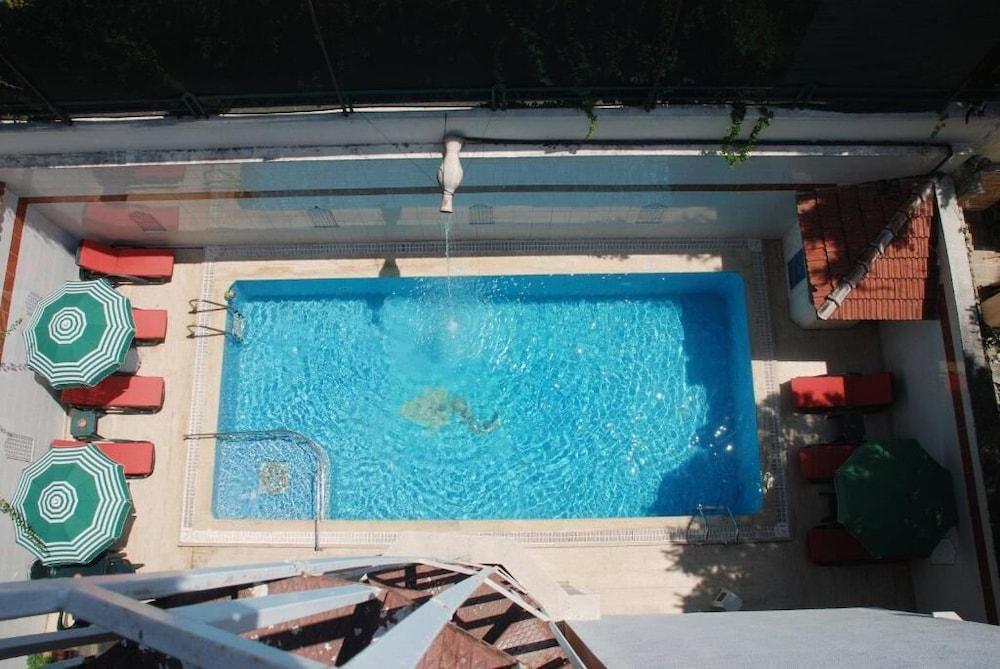 Nasa Flora Hotel - Pool