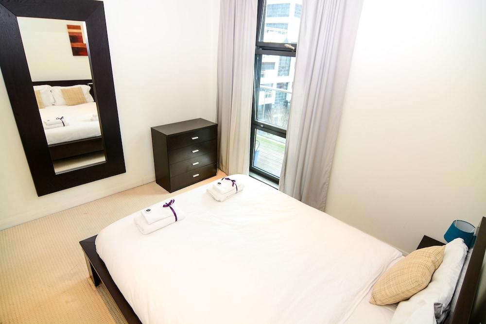Canary Wharf - Corporate River View Apartments - Room