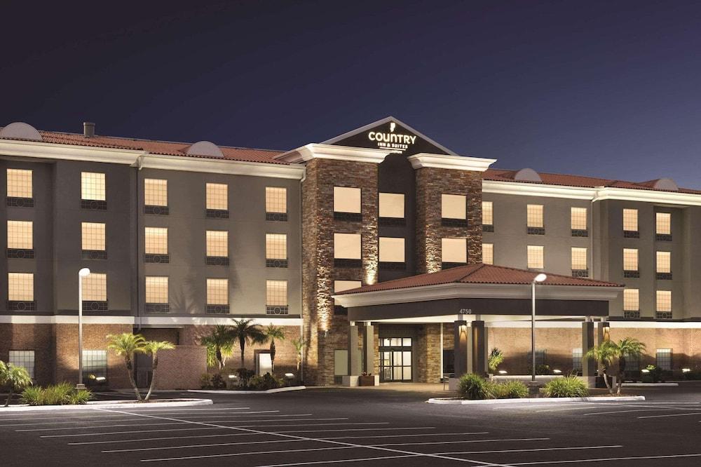 Country Inn & Suites by Radisson, Tampa Airport East-RJ Stadium - Exterior