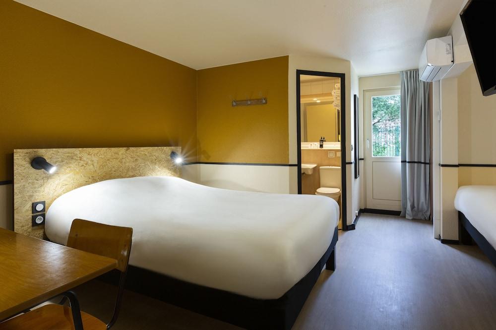 greet Hotel Villeneuve La Garenne - Room