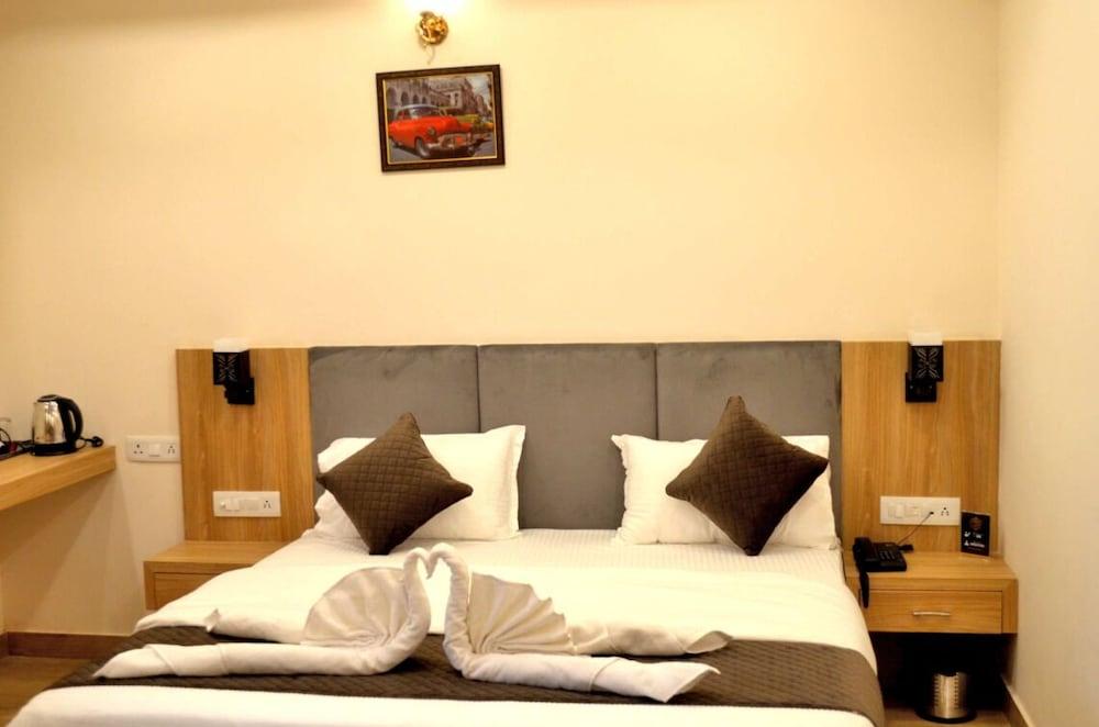 Hotel Shree Residency - Room