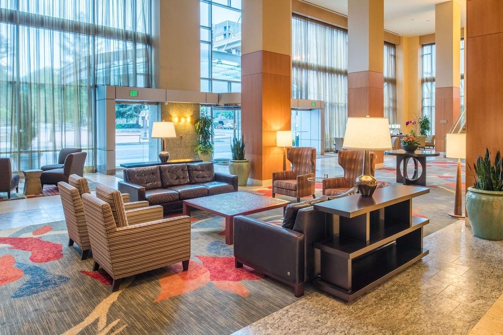 Hilton Vancouver Washington - Lobby