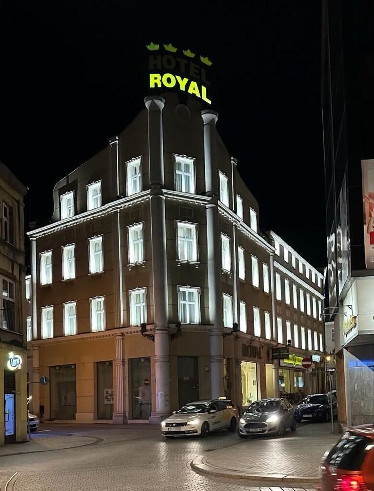 Hotel Royal - Featured Image