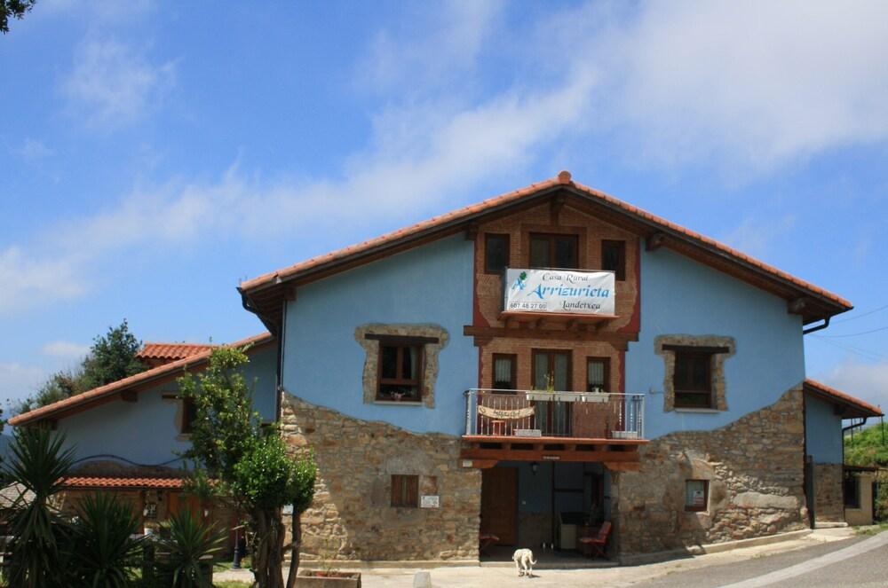 Casa Rural Arrizurieta - Featured Image