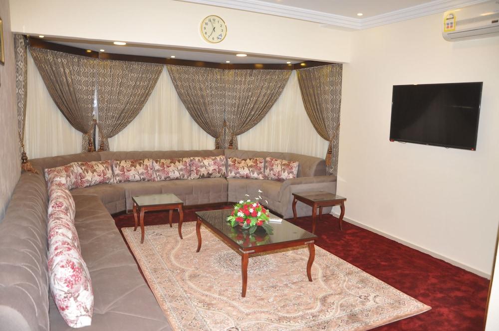 Red Reef Suites Hotel Shoab Jeddah - Lobby Sitting Area