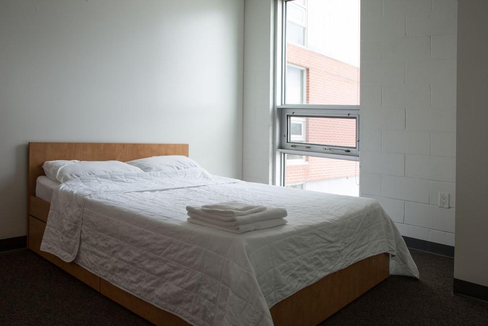 Humber College Lakeshore Campus Residence - Room