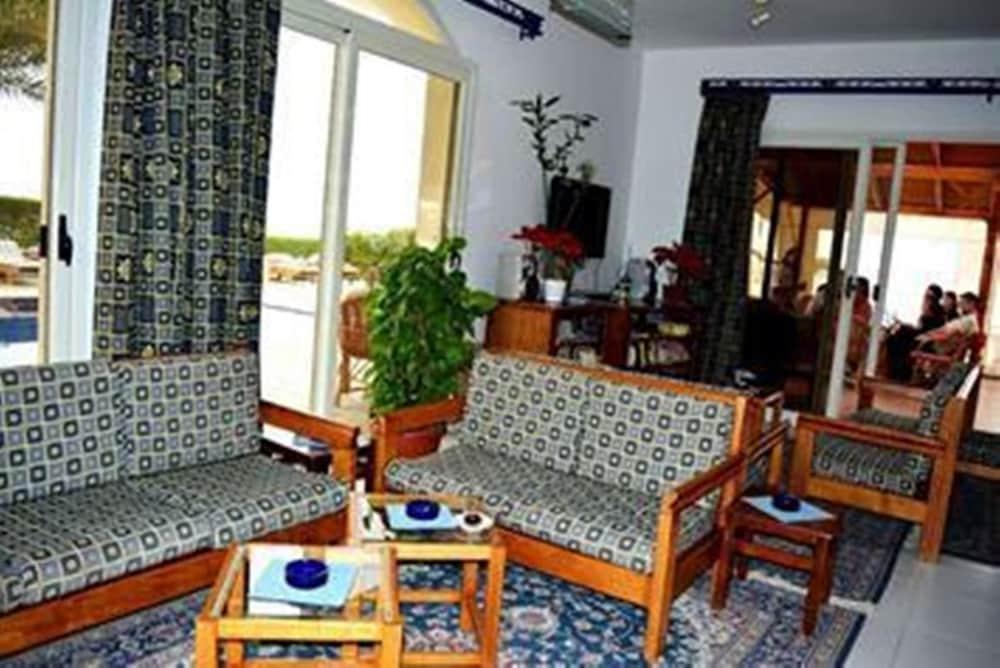 Sweet - Home- Hurghada - Lobby Sitting Area
