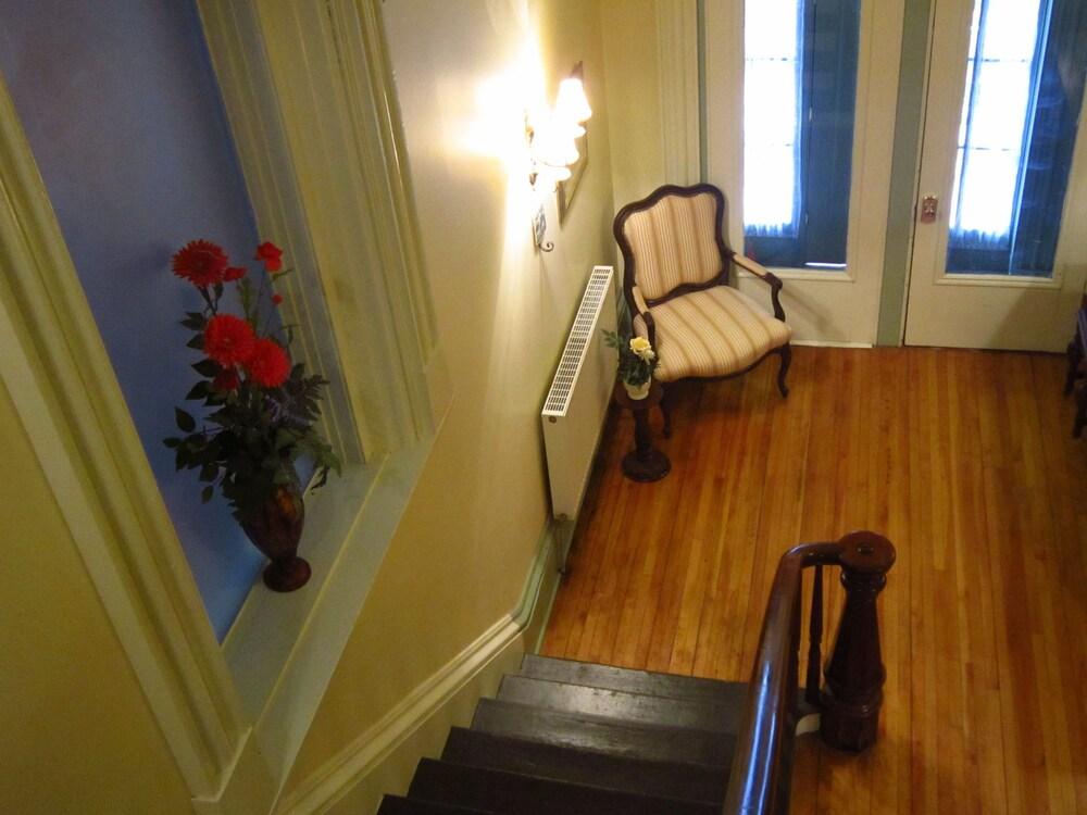 Chipman Hill Suites - Senator Dever House - Interior Entrance