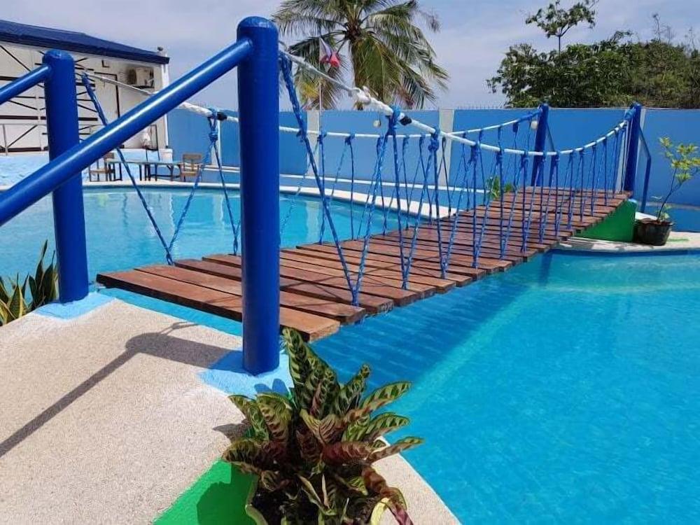 Giswold Lagunde Beach Resort - Outdoor Pool