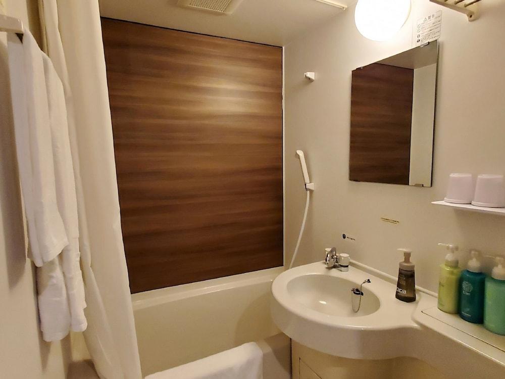 Hotel Route-Inn Kameyama Inter - Bathroom
