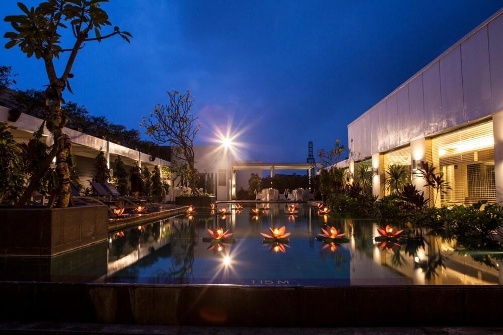 Hotel Santika Bogor - Pool