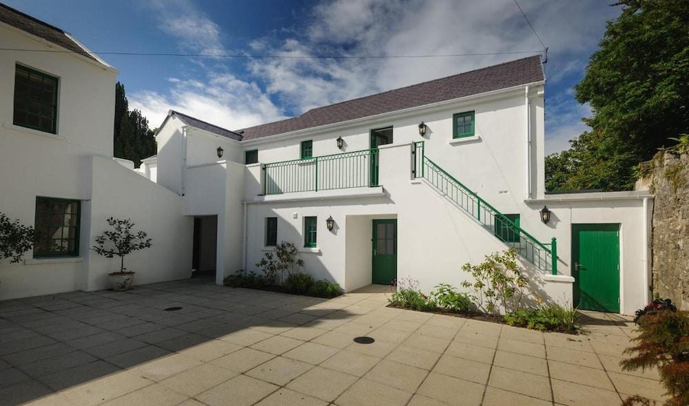 Milntown Self Catering Apartments - Exterior