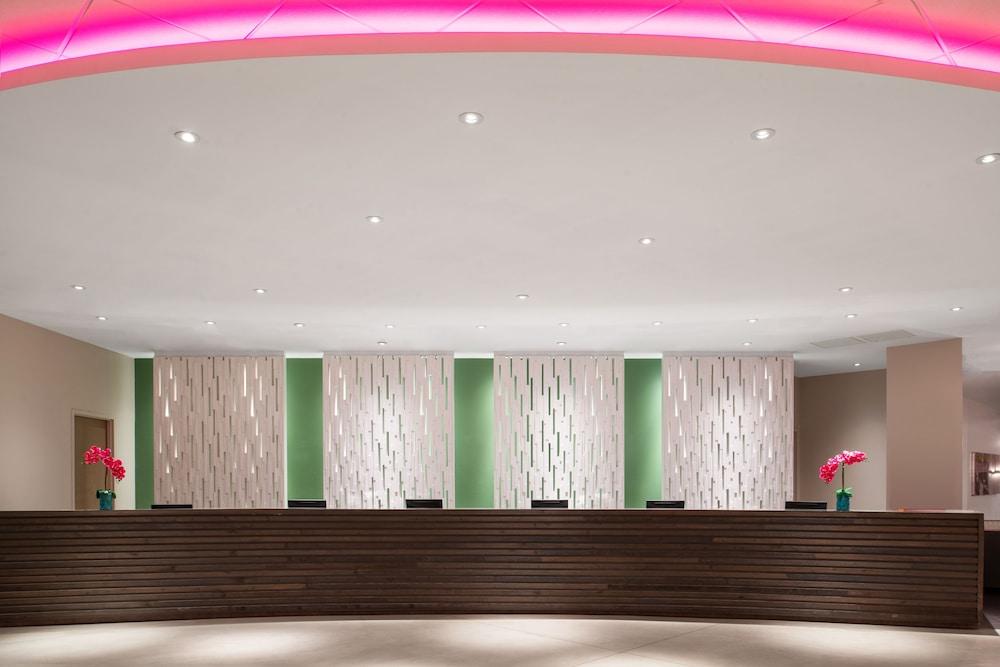 Avanti Palms Resort and Conference Center - Interior