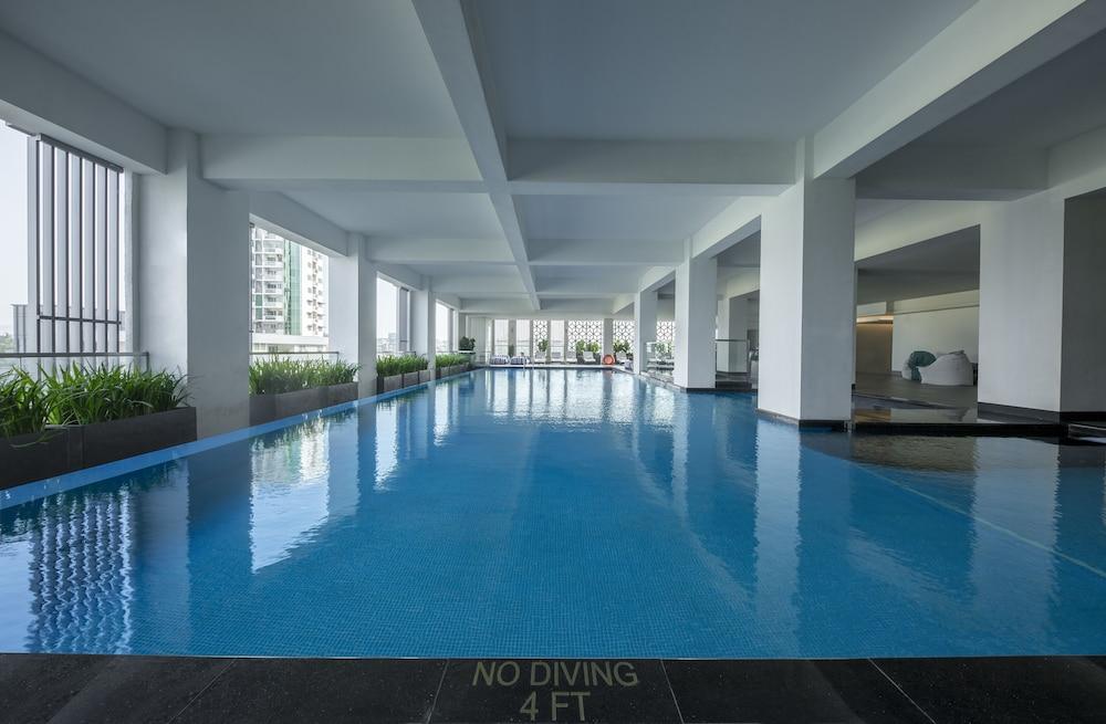 Zealax Hotel & Residence - Indoor Pool
