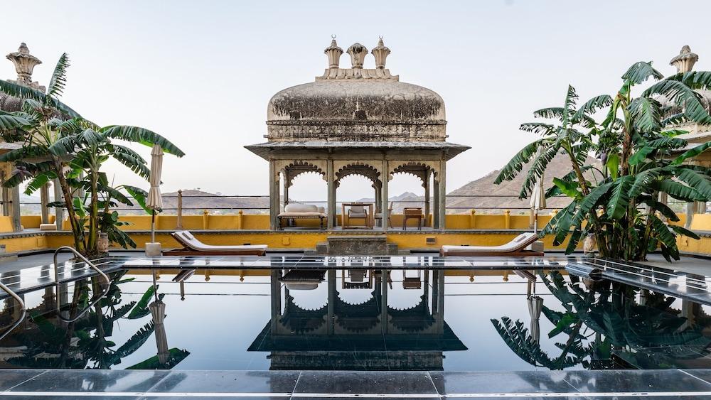 RAAS Devigarh - Private Pool