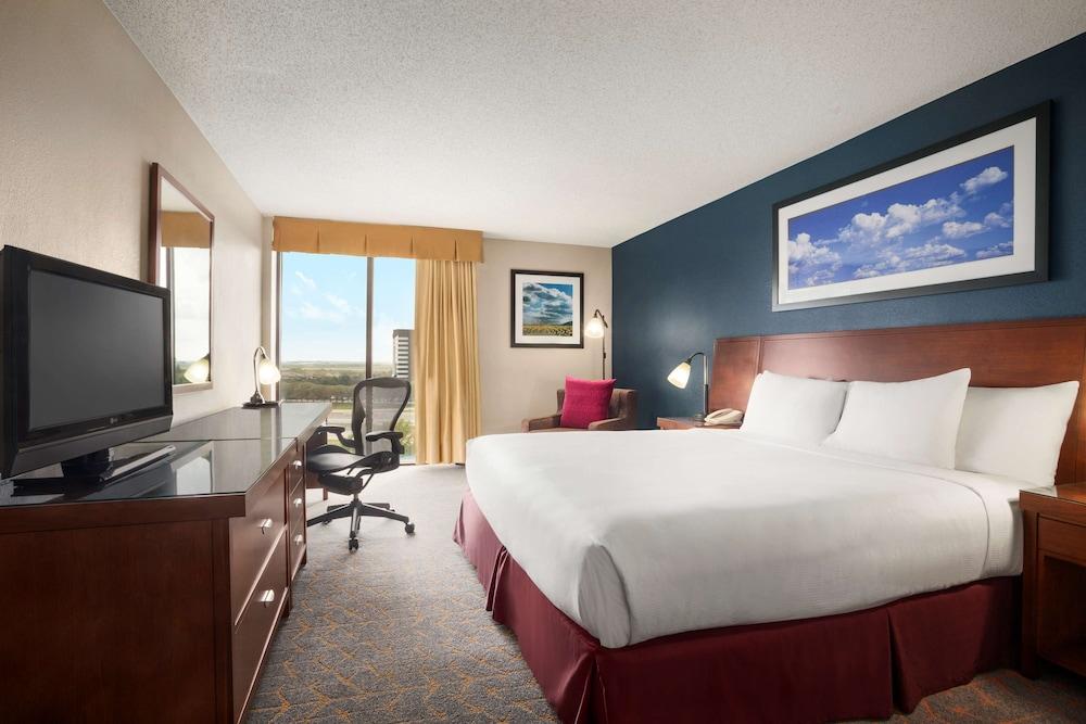 DoubleTree by Hilton Dallas - DFW Airport North - Featured Image