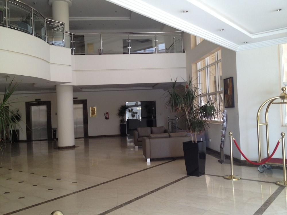 Executives Hotel Al Azizia - Lobby Sitting Area
