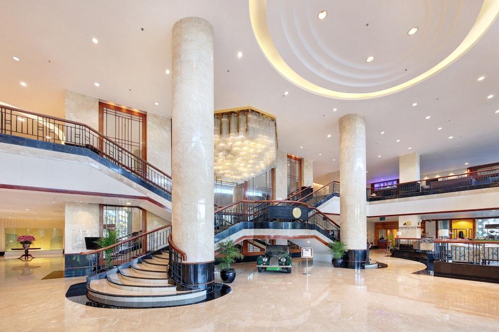 Lumire Hotel and Convention Center - Lobby