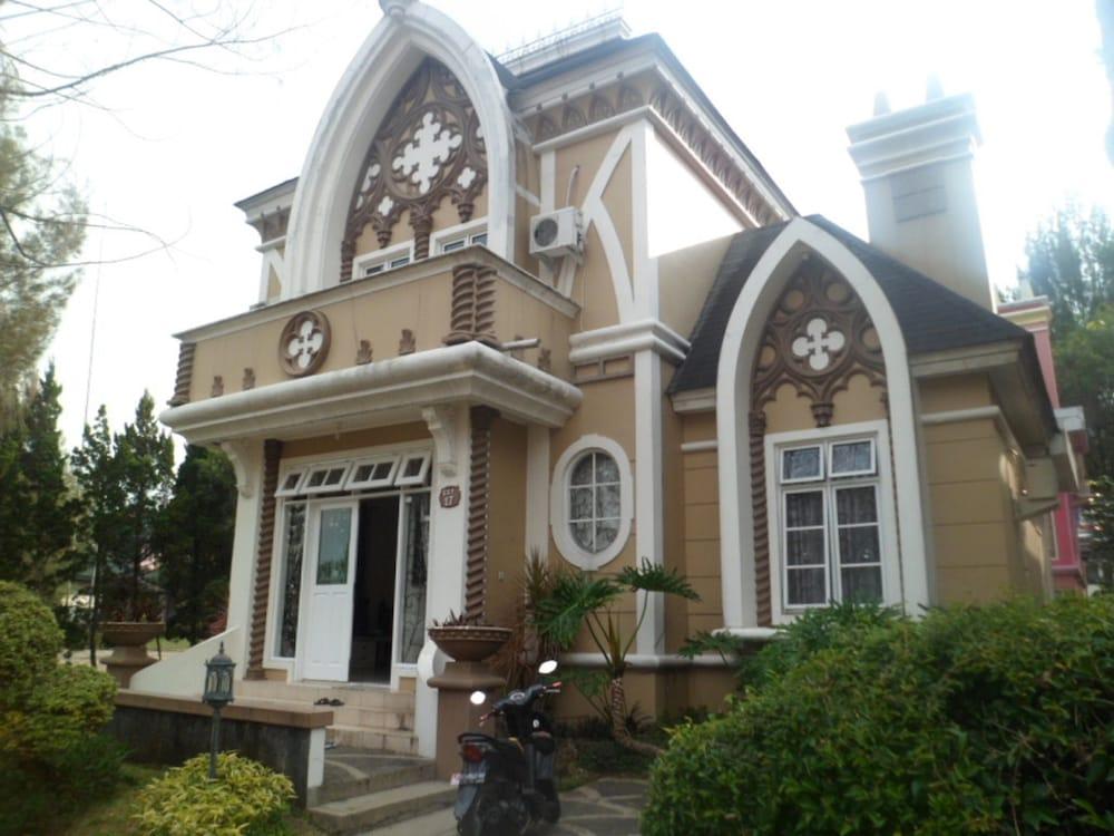 Villa Kota Bunga Mawar - Interior