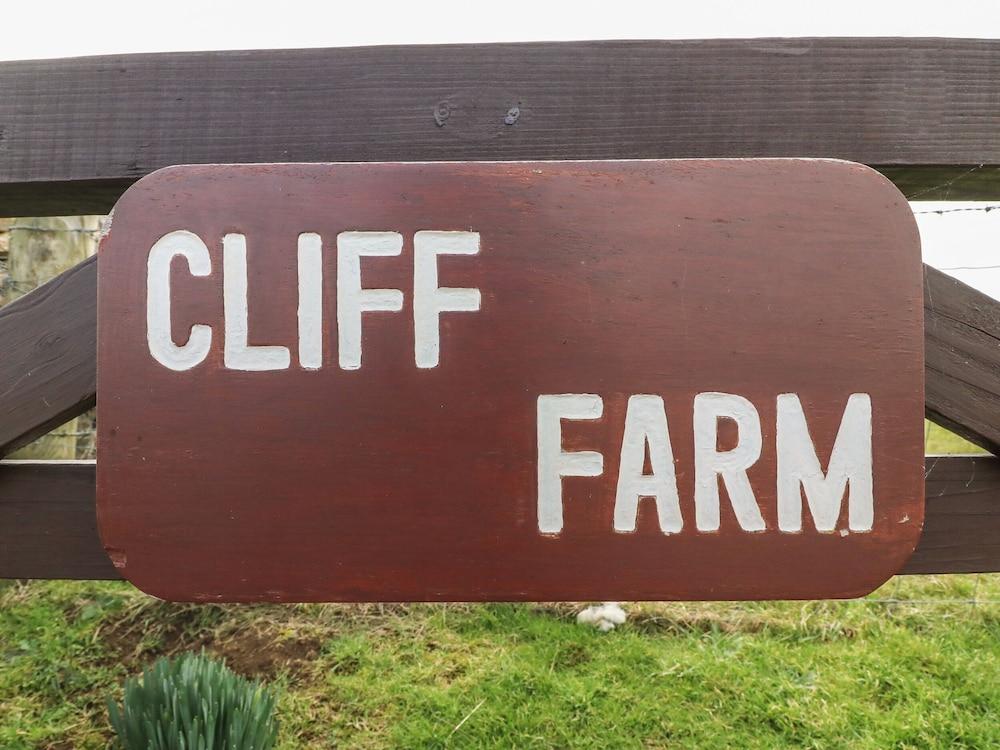 Cliff Farm No. 2 Cottage - Interior