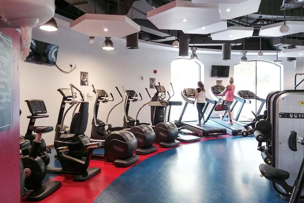 PalmBay @ JBR 4 Bedroom Sea View Apartment - Fitness Facility