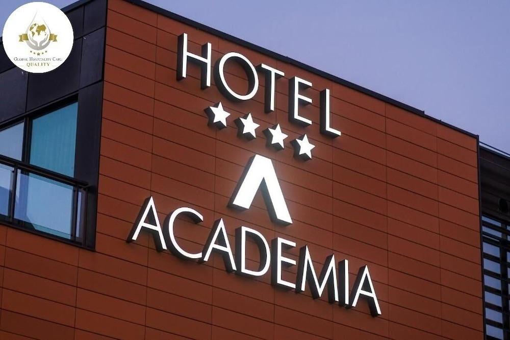 Hotel Academia - Featured Image