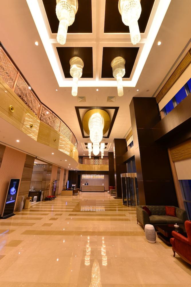Clarion Hotel Istanbul Mahmutbey - Lobby
