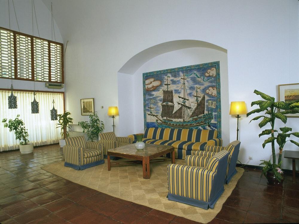 Parador de Ceuta Hotel La Muralla - Lobby Sitting Area