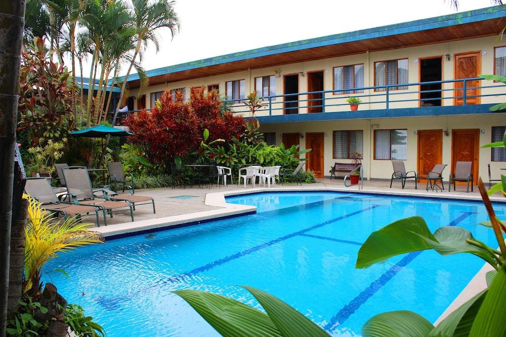 Soluxe El Sesteo Hotel - Outdoor Pool