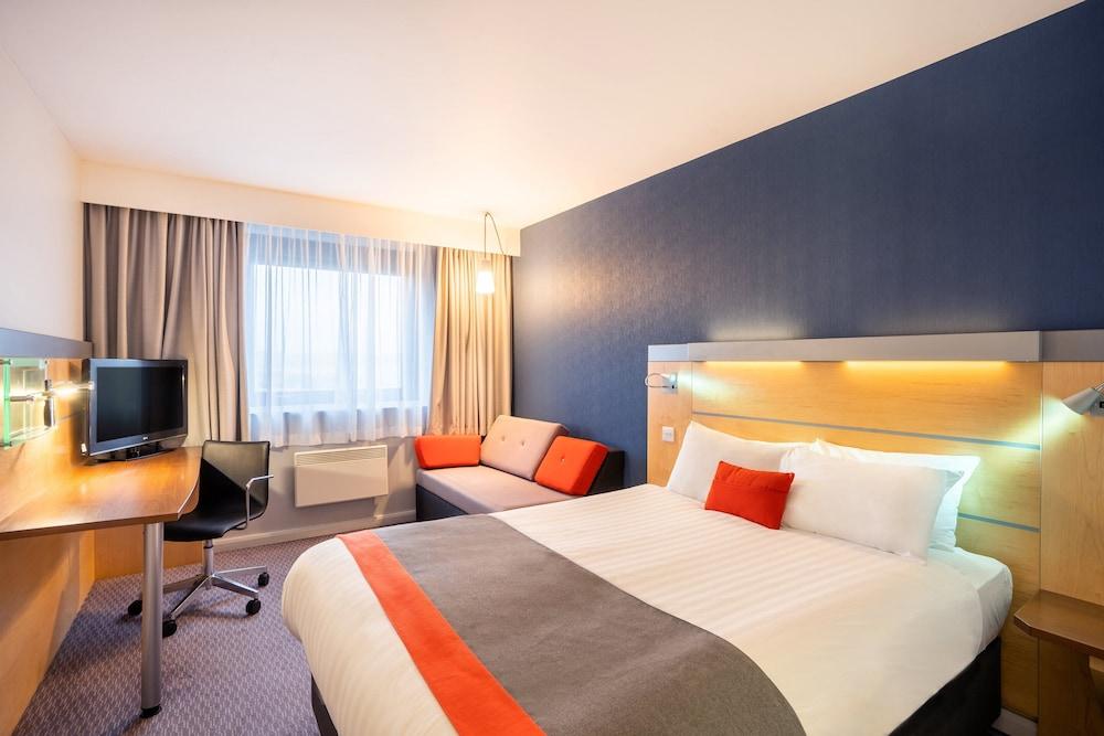 Holiday Inn Express Dundee, an IHG Hotel - Featured Image
