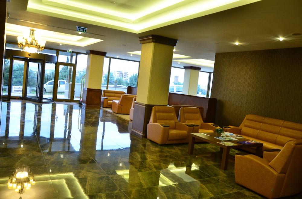 Adranos Hotel - Lobby Sitting Area