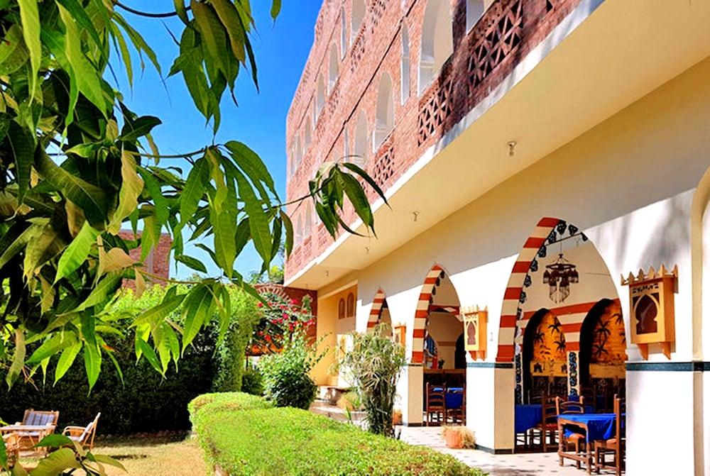 Hotel Sheherazade - Featured Image