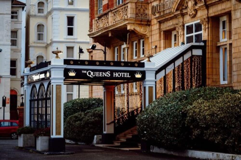 The Queens Hotel - Exterior