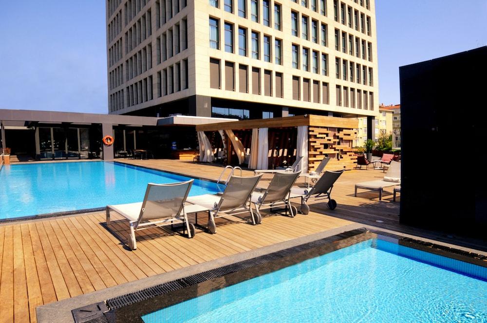 ميريديان إسطنبول إتيلر - Outdoor Pool