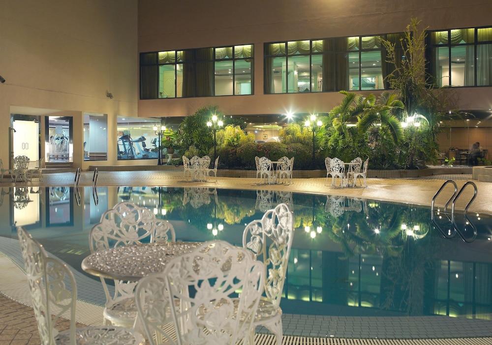 Bayview Hotel Melaka - Pool