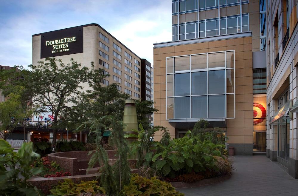 DoubleTree Suites by Hilton Minneapolis Downtown - Exterior