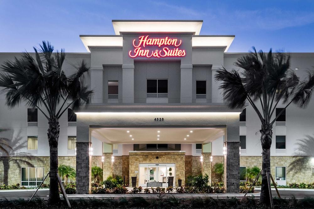 Hampton Inn & Suites West Melbourne-Palm Bay Road - Featured Image