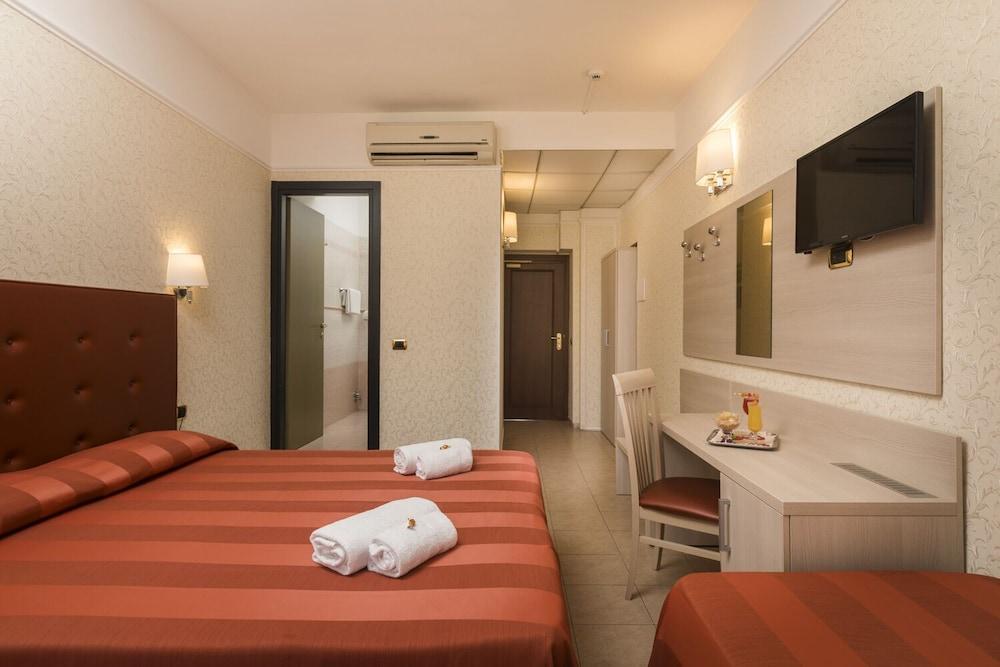 Hotel Villa Rosa - Room