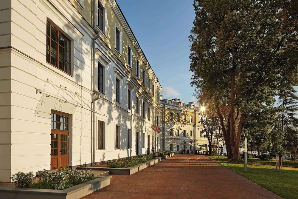 The Basilian Minsk, Curio Collection By Hilton - Exterior