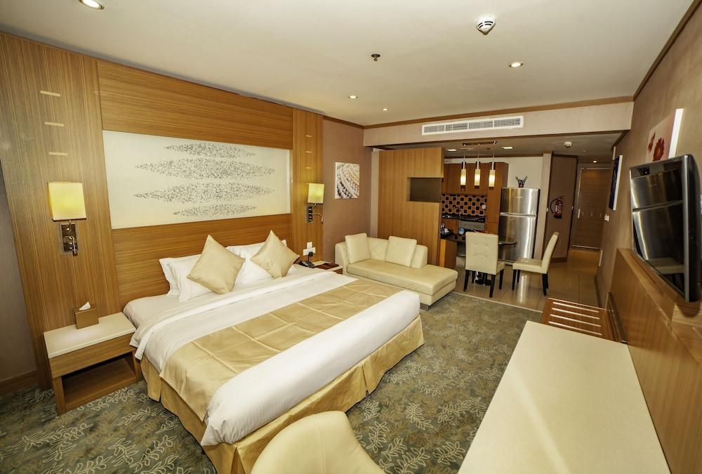 Residence Inn by Marriott Sheikh Zayed Road - Room