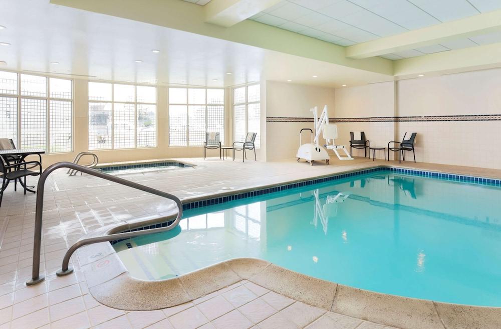 Hilton Garden Inn Reno - Pool