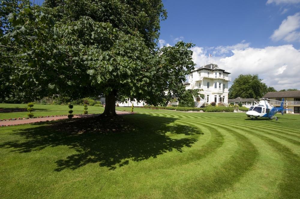 Thornton Hall Hotel and Spa - Property Grounds