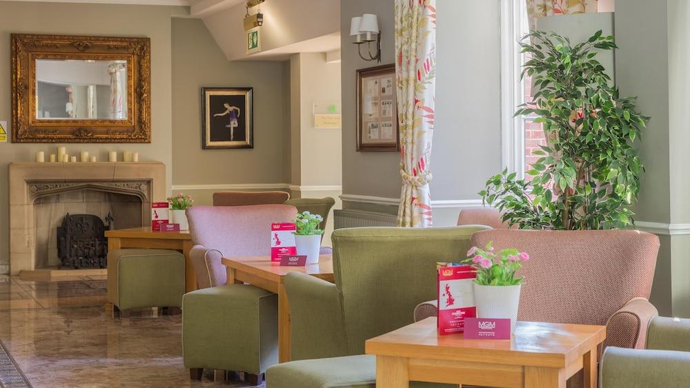 Muthu Clumber Park Hotel and Spa - Reception