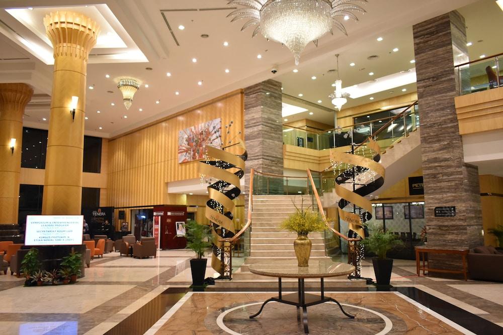 Hotel Tenera - Interior Entrance