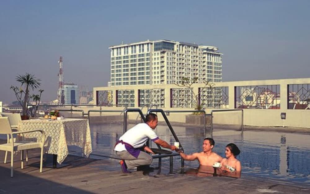 FOX HARRIS Hotel City Center - Bandung - Outdoor Pool