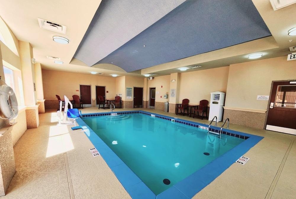 Best Western Plus JFK Inn & Suites - Indoor Pool