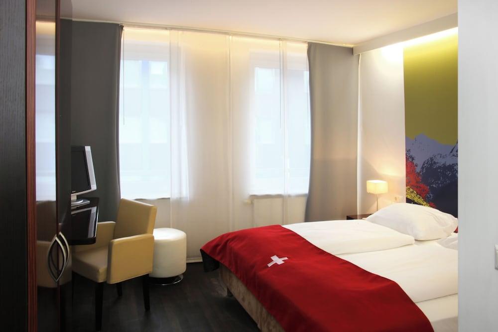 Helvetia Hotel Munich City Center - Room