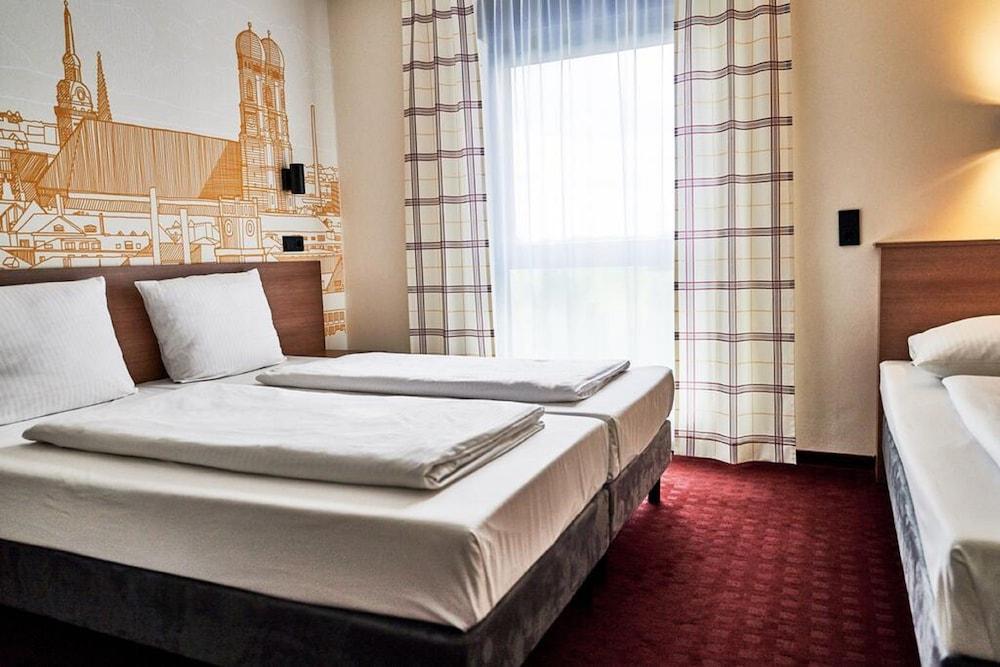 McDreams Hotel Ingolstadt - Room