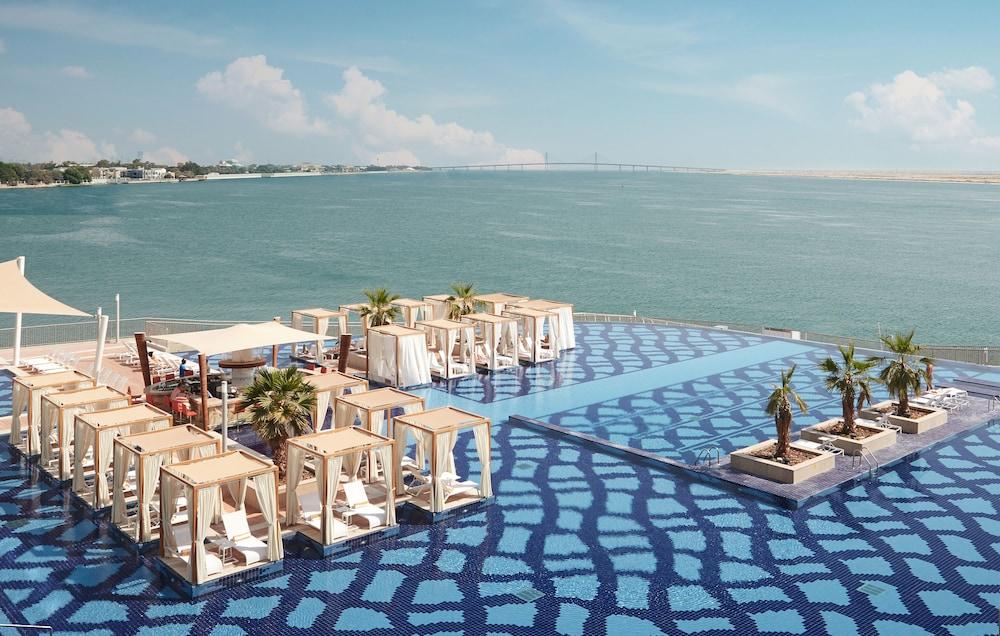 Royal M Hotel & Resort Abu Dhabi - Infinity Pool